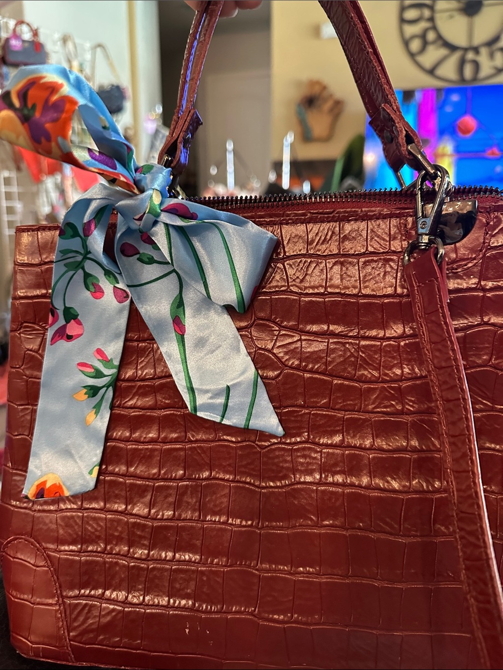 Chic Burgundy Crocodile-Embossed Shoulder Bag
